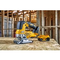 Электролобзик DeWalt DCS334P2 (с 2-мя АКБ, кейс)