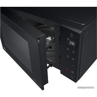 Микроволновая печь LG MW23R35GIB