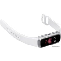 Фитнес-браслет Samsung Galaxy Fit (серебристый)
