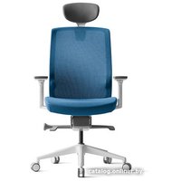 Офисное кресло Bestuhl J1 White Pl с подголовником и подлокотником (голубая сетка/голубая ткань)