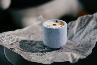 Ароматическая свеча EcoYou Северная клюква (форма Ecoyou, голубой)