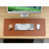 Коврик для стола Satechi Vegan-Leather Premium Desk Mat ST-LPDMN (коричневый)