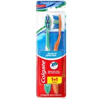 Набор зубных щеток Colgate Тройное действие (2 шт)