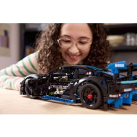 Конструктор LEGO Technic 42176 Porsche GT4 e-Performance