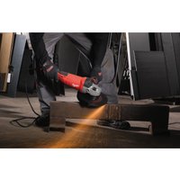 Угловая шлифмашина Milwaukee AGVK 24-230 4933451414