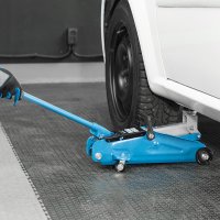 Подкатной домкрат Stels 51128 2т (кейс)