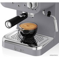 Рожковая кофеварка Swan Retro SK22110GRN в Гомеле