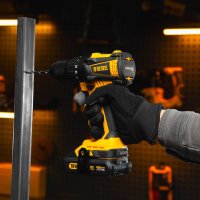 Дрель-шуруповерт Denzel BLDL-IB-18-0 26122 (без АКБ)