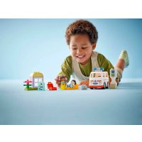 Конструктор LEGO Duplo Скорая помощь и водитель 10447