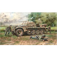 Сборная модель Italeri 6561 Полугусеничный тягач Sd. Kfz.10 Demag D7