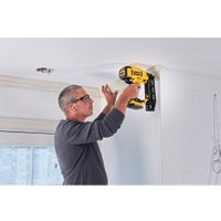 Гвоздезабиватель DeWalt DCN662D2 (с 2-мя АКБ, кейс)