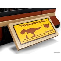Конструктор LEGO Jurassic World 76940 Скелет тираннозавра на выставке