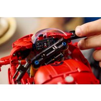Конструктор LEGO Technic 42202 Мотоцикл Ducati Panigale V4 S