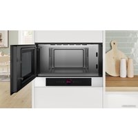 Микроволновая печь Bosch Serie 8 BFL7221W1