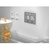 Холодильник Electrolux LNT7ME34K1