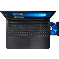 Ноутбук ASUS X556UA-XO1061D