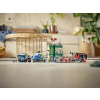 Конструктор LEGO City 60317 Полицейская погоня в банке