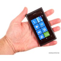 Телефон Nokia Lumia 800