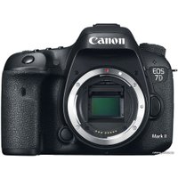 Зеркальный фотоаппарат Canon EOS 7D Mark II Kit 18-135mm IS USM