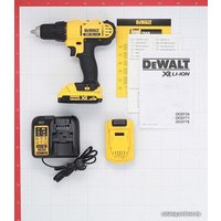 Дрель-шуруповерт DeWalt DCD771D2 (с 2-мя АКБ 2 Ah)