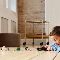 Конструктор LEGO Super Heroes Человек-паук против Венома на маслкаре 76309