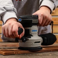 Эксцентриковая шлифмашина Deko DKG550 063-4264