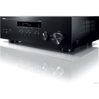 Стереоресивер Yamaha R-N303 (черный)