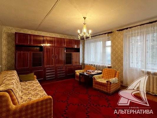 3-комн. квартира, 62.9 м², Кобрин